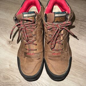 Ariat Women's Terrain Waterproof Boot-Distressed Brown 9C